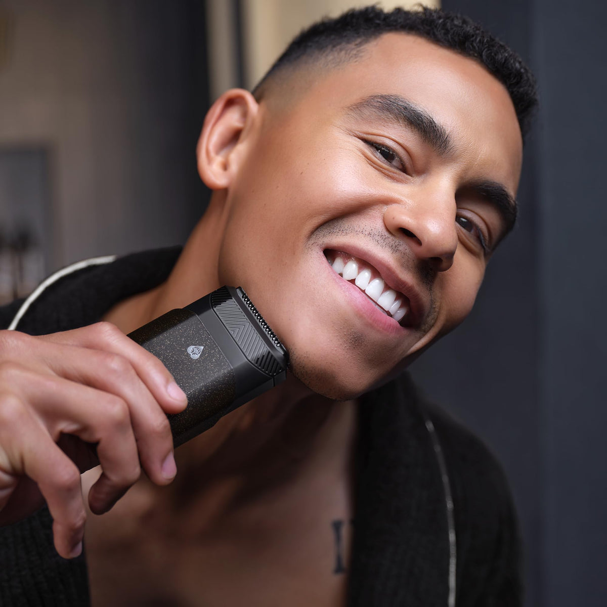 MANSCAPED® The Chairman™ PRO Men’s Electric Foil Face Shaver