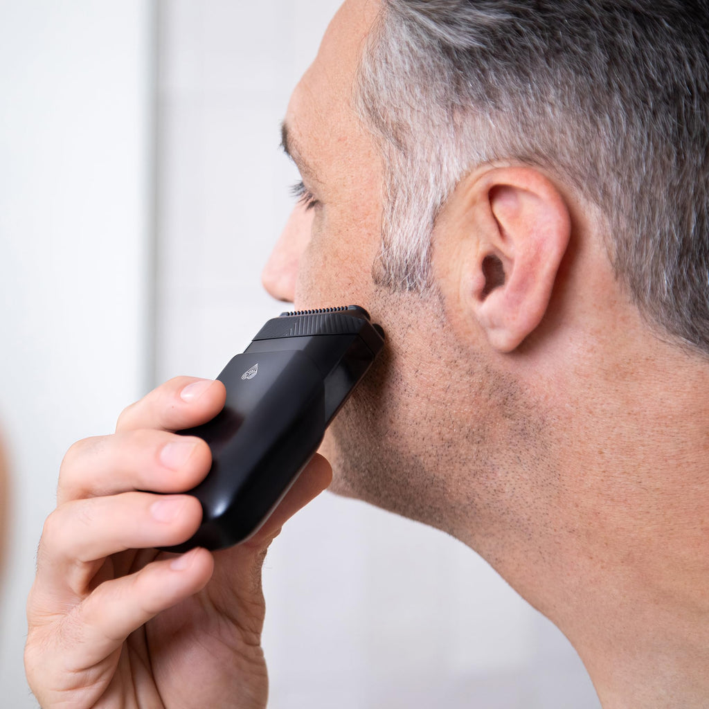 MANSCAPED® The Chairman™ PRO Men’s Electric Foil Face Shaver